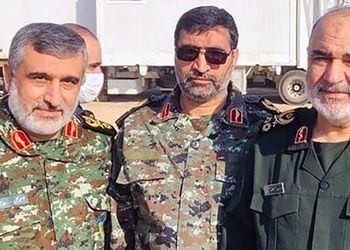 همسر شهید باقری فرمانده موشکی ایران: وقتی پیکر همسرم را در معراج دیدم گفتم دیگر برای دیدنش نمی‌آیم اما آنقدر انرژی مثبت بود 2 بار دیگر رفتم و دیدمش / شب آخر ...