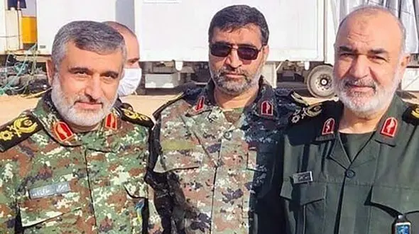 همسر شهید باقری فرمانده موشکی ایران: وقتی پیکر همسرم را در معراج دیدم گفتم دیگر برای دیدنش نمی‌آیم اما آنقدر انرژی مثبت بود 2 بار دیگر رفتم و دیدمش / شب آخر ...