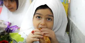 ۱۲۰ نفر از والدین در سراسر کشور از تخلفات بوفه های مدارس گزارش داده‌اند / فقط برخی مدارس با استانداردهای خاص امکان فروش غذای گرم دارند