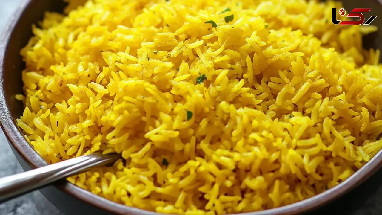 طرز تهیه پلو زردچوبه ساده و خوشرنگ؛ یک غذای طلایی و خوش‌ عطر