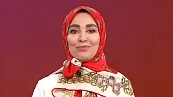 پابرهنه شدن خانم مجری در برنامه زنده ! / ژیلا صادقی کار جسورانه ای کرد !