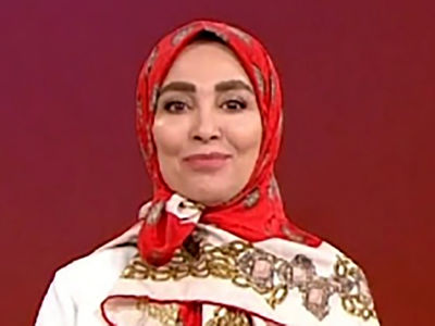 پابرهنه شدن خانم مجری در برنامه زنده ! / ژیلا صادقی کار جسورانه ای کرد !