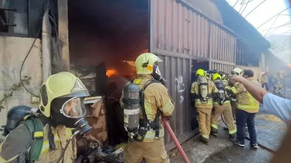 ساختمان اصناف بهشهر در آتش سوخت