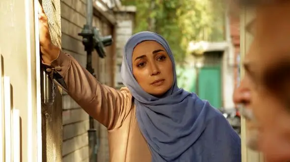 زیبایی نگار عابدی و استایل دلربایش با لباس طرح سنتی اش