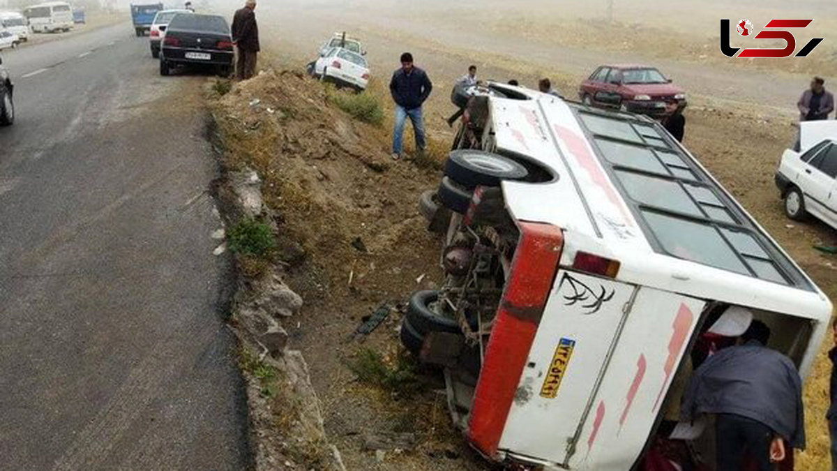 مینی بوس حامل کارکنان دانشگاه علوم پزشکی در مهدیشهر واژگون شد+ جزئیات حادثه