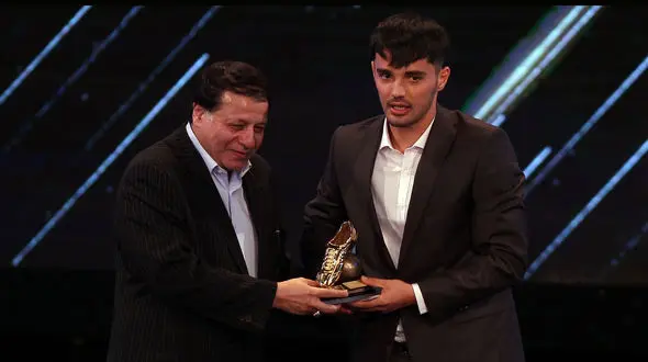 آقای منصوریان! ما یک کلمه بی ادبی به شما نکردیم