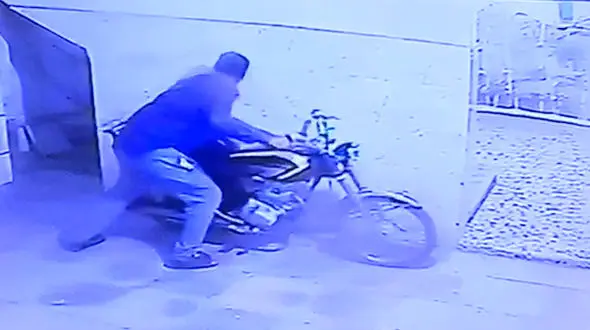 انهدام باند دزدان موتورسیکلت ها در محله گاندی