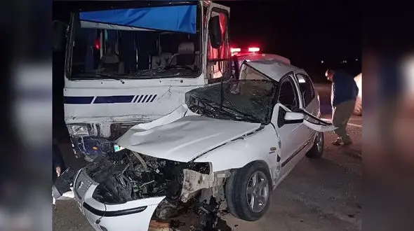 تصادف مرگبار مینی بوس با سمند در جاده خوی + عکس دلخراش