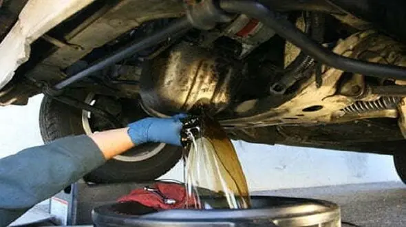 رایج‌ترین دلایل و علائم کم‌کردن روغن موتور فوتون + آسیب ناشی از آن