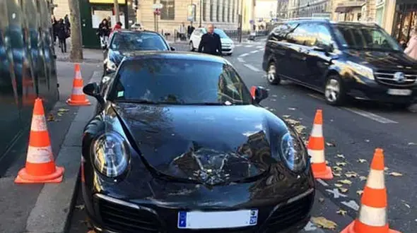  پورشه را جای ممنوع گذاشت، پلیس منفجرش کرد + عکس 