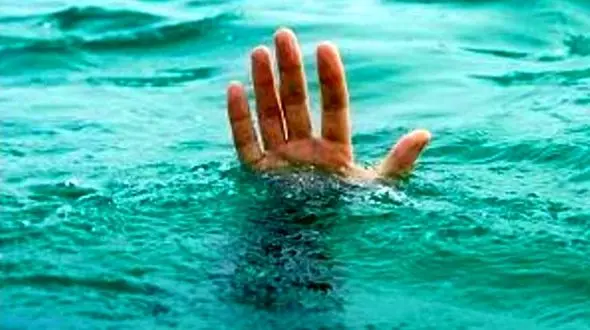 غرق شدن پدر پس از نجات فرزندش