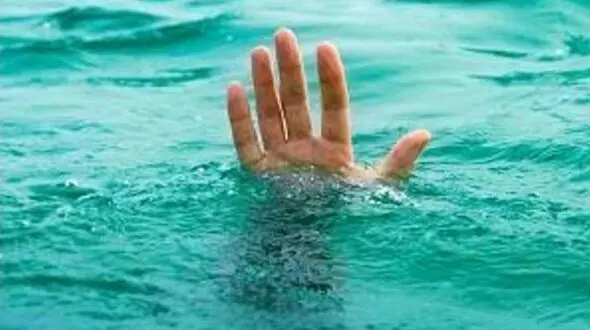 غرق شدن پدر پس از نجات فرزندش
