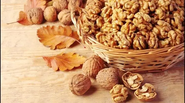 با گردو اسکراب لایه بردار خانگی بسازید