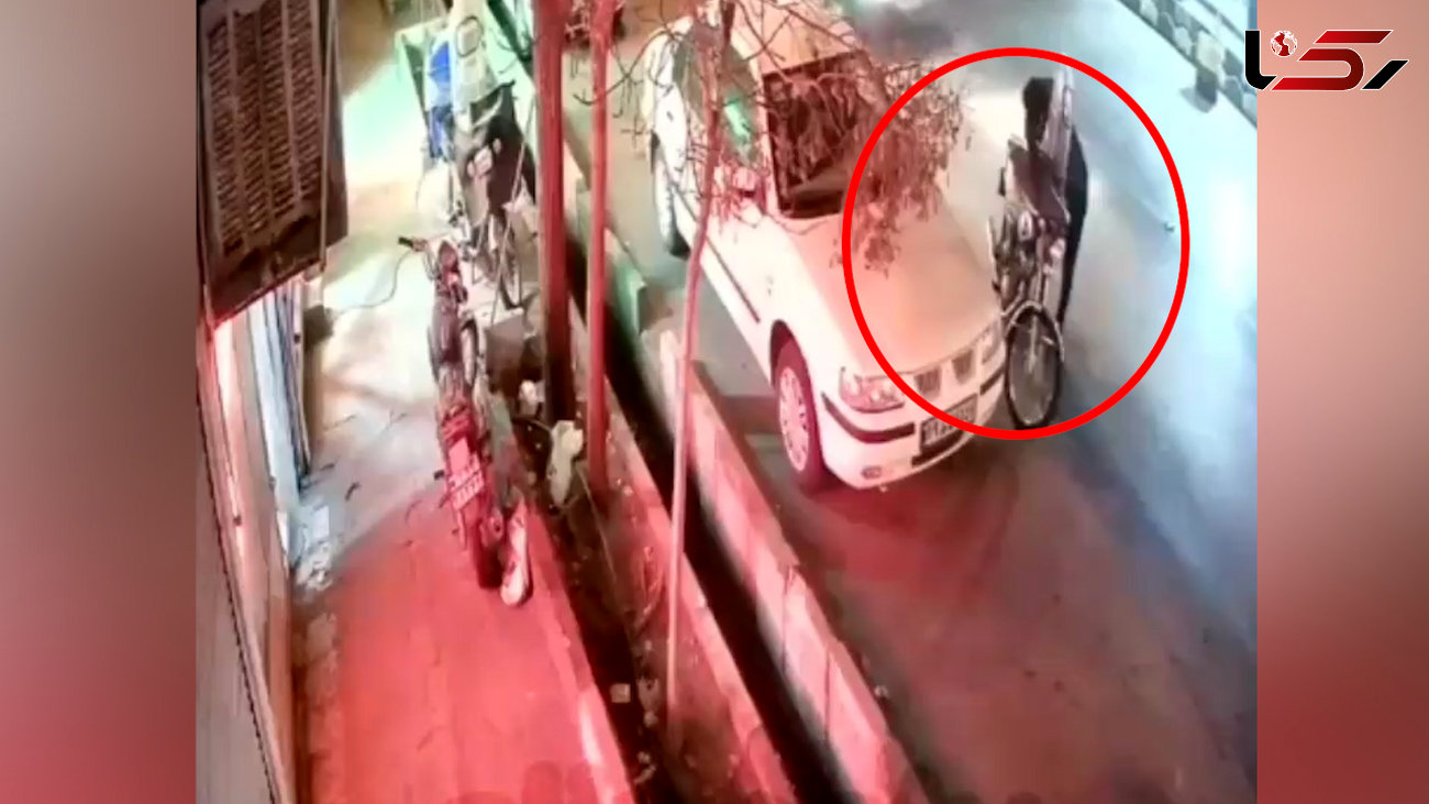 سرقت موتورسیکلت در کمال خونسری مقابل دوربین + فیلم 