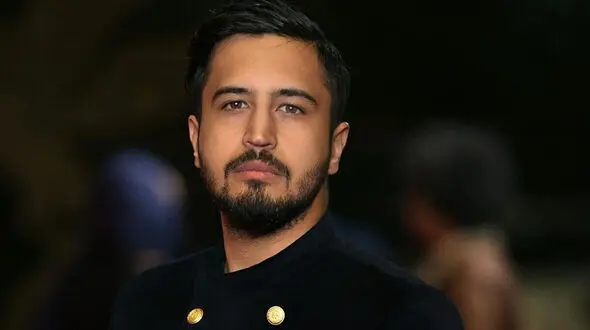 ژست باحال مهرداد صدیقیان با کلاه باباکرمی