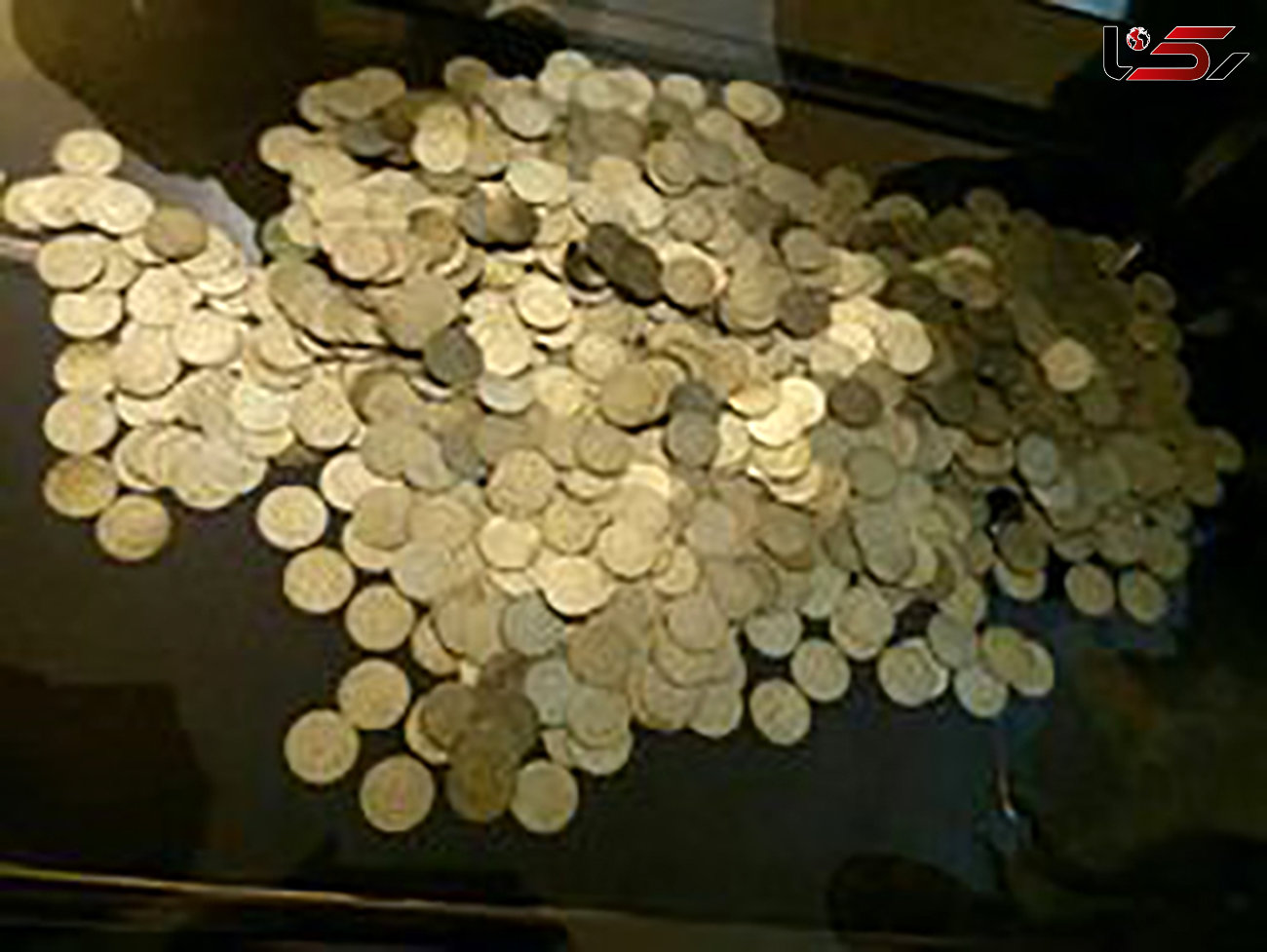 کشف بیش از 2 هزار سکه عتیقه در مشهد / 5 متهم دستگیر شدند