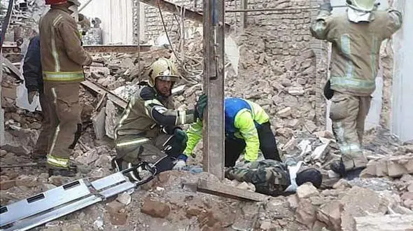 تصاویر پیکر نیمه جان یک مرد در بلوار فردوس