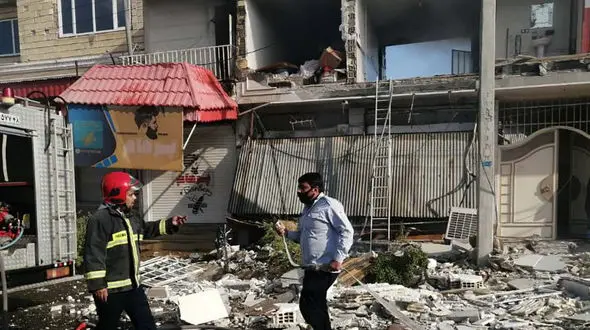 انفجار ساختمان 2 طبقه در برازجان  / ساختمان فروریخت + عکس