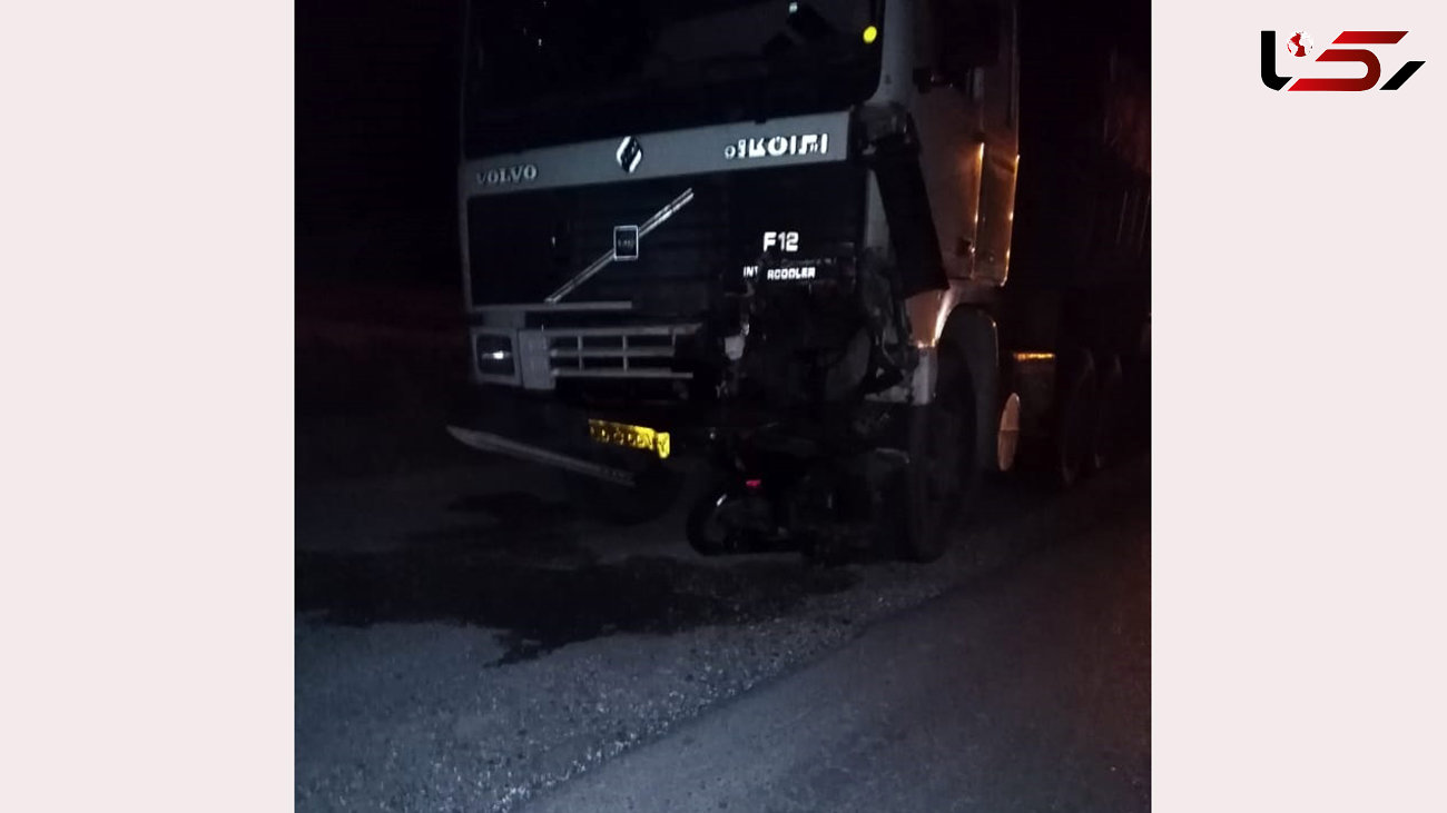 تصادف مرگبار کامیون و موتورسیکلت در خوزستان / 2 تن در دم جان باختند + عکس