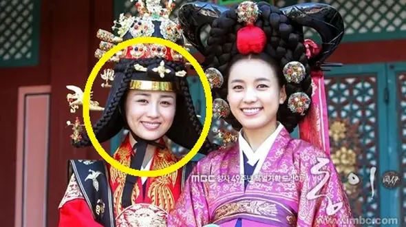 عکس دسته‌جمعی بازیگران سریال «دونگ‌یی» در مراسم عروسی «ملکه اینهیون»