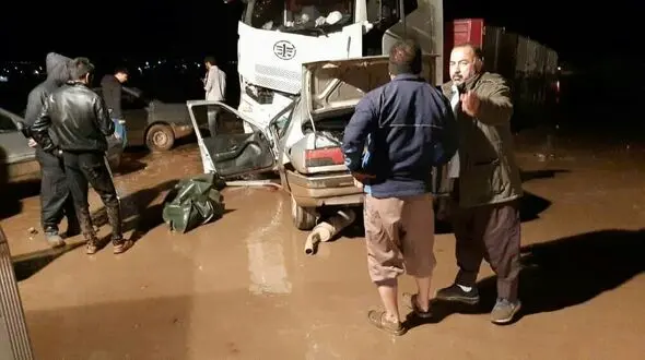 یک زن عربده کش در آبادان بازداشت شد / 2 مرد هواخواه او بودند!