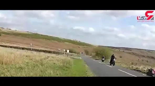 تصادف وحشتناک موتور و خودرو در اتوبان+فیلم