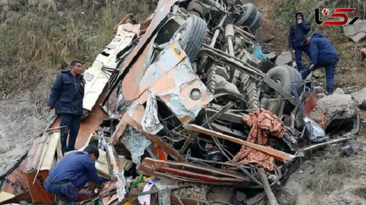 فیلم/  ۱۹  کشته در سقوط اتوبوس به دره در نپال