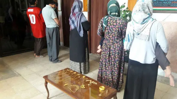 گدایان بوکانی دزدان طلا بودند / بازداشت 3 زن و 3 کودک  + عکس
