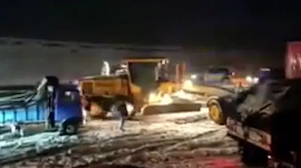 فوری / بسته شدن اتوبان زنجان تبریز بخاطر برف شدید + فیلم