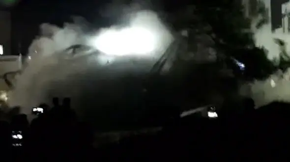 لحظه فروریختن هولناک ساختمانی در کرج / 3 نفر زنده به گور شدند+ فیلم