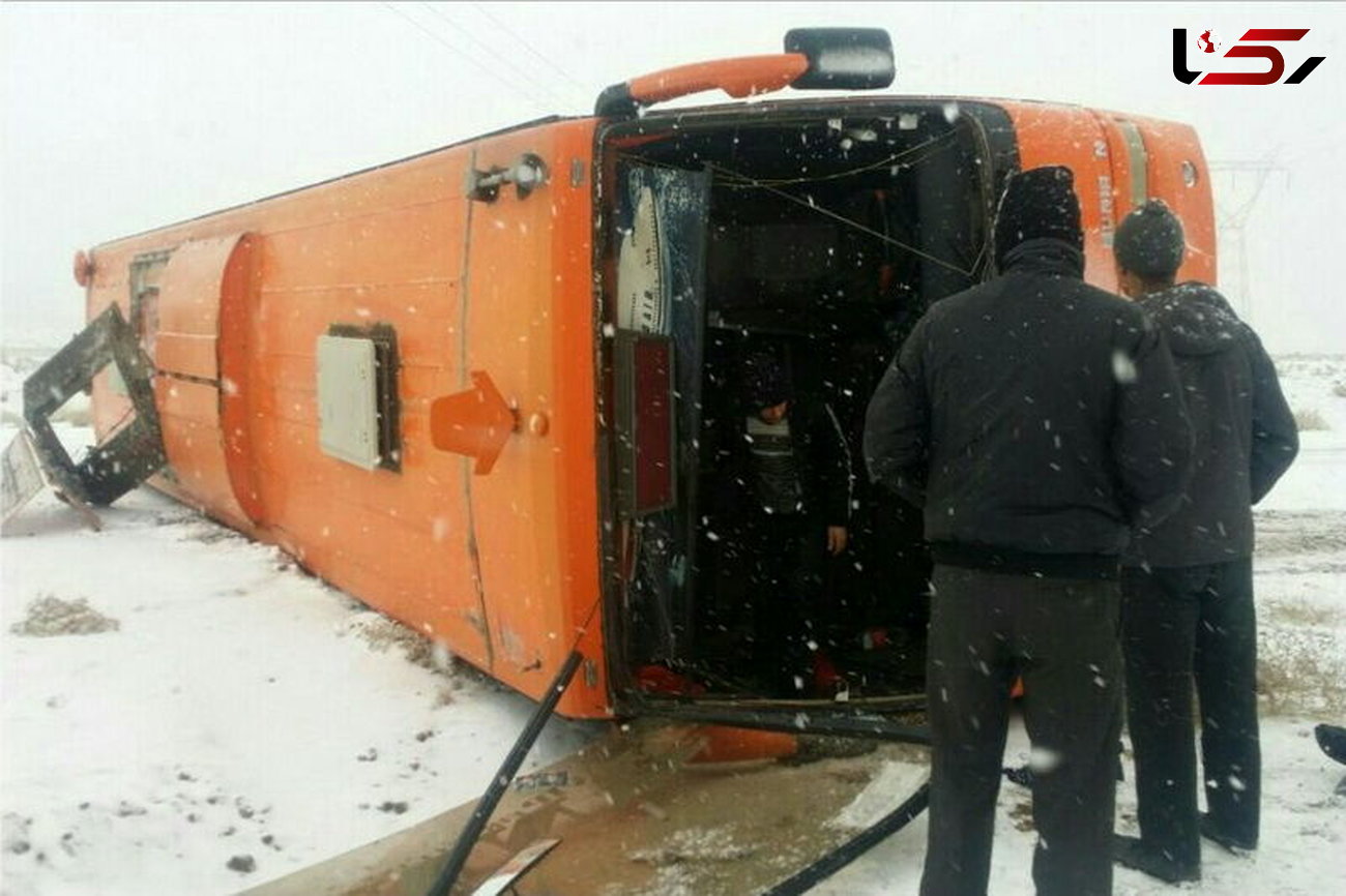 واژگونی اتوبوس در اردستان / صبح امروز رخ داد + جزئیات