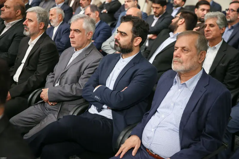دیدار نمایندگان مجلس شورای اسلامی  با رهبر انقلاب حضرت آیت الله خامنه ای -چهارشنبه ۲۱ خرداد ۱۴۰۴