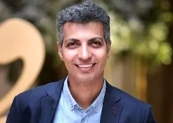 نگاهی به ساعت کارتیه 300 میلیون تومانی در دست عادل فردوسی پور؛ # پز نیست سبک زندگیمه به سبک عادل+عکس