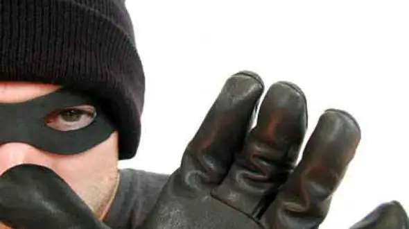 کلاه‌بردار فوتبالیست‌های ایران دستگیر شد