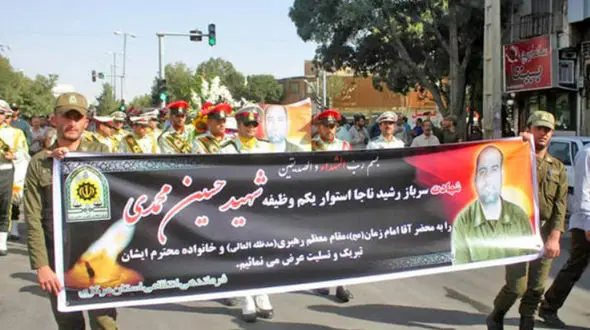 پیکر سرباز شهید مدافع امنیت در خمین تشییع شد