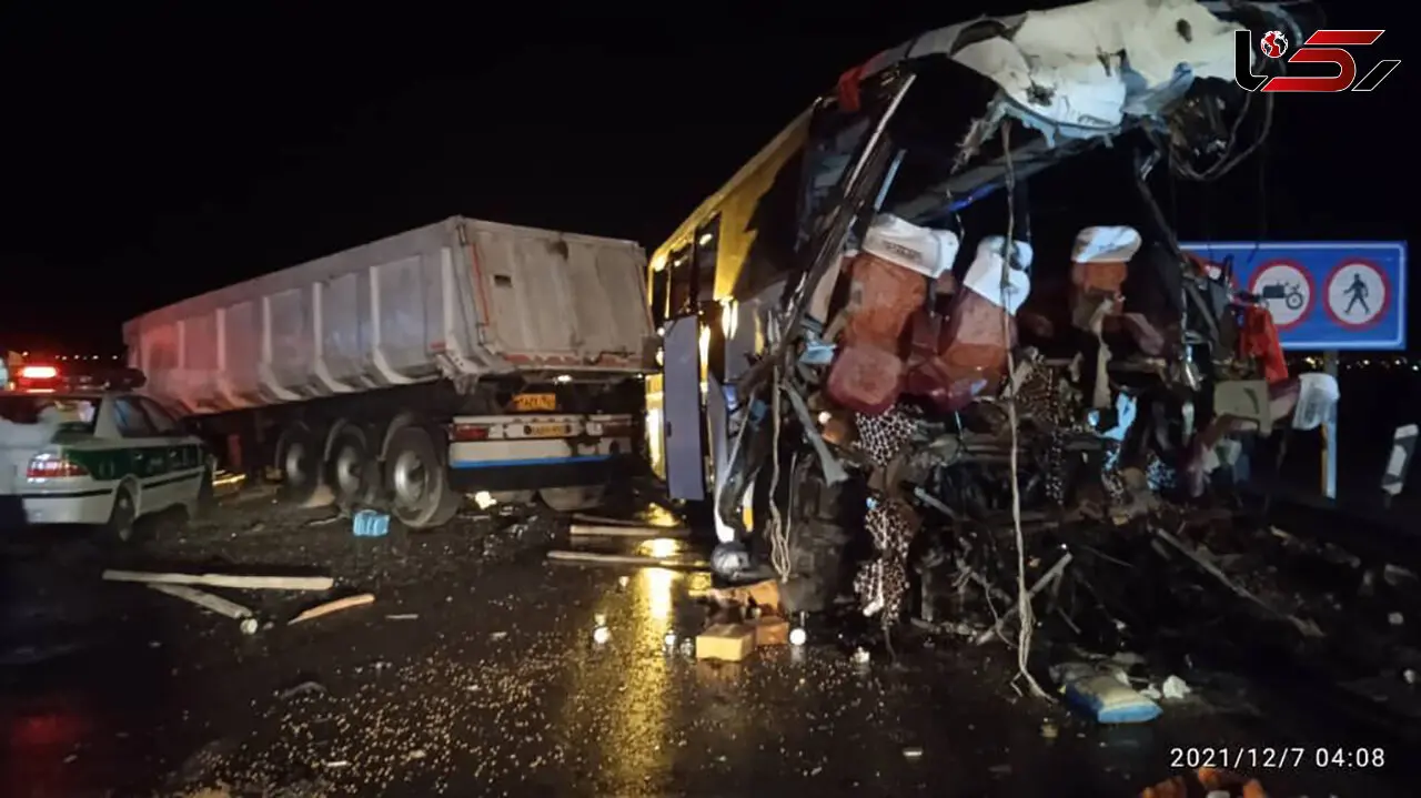اسامی 16 زن و مرد حادثه مرگبار اتوبوس مسافربری جاده قم 