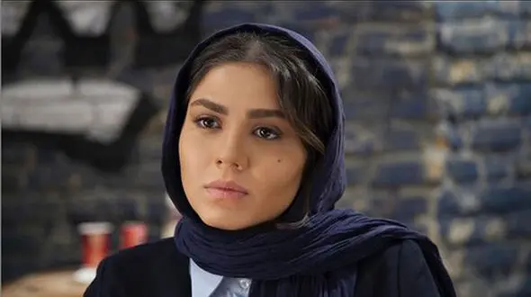  ژست جالب آزاده زارعی موقع خیس شدن!  + عکس ها