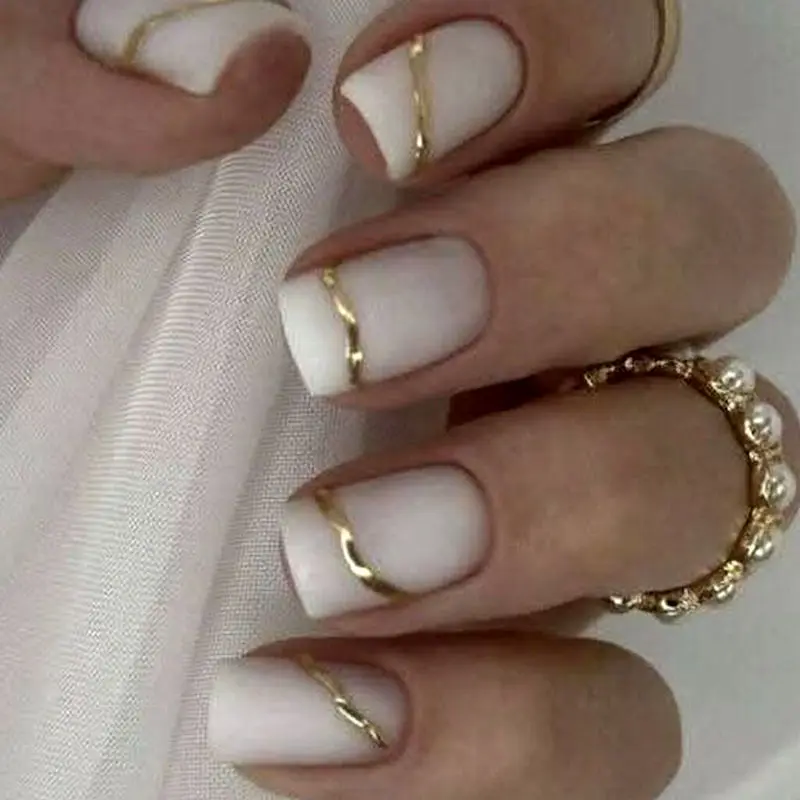 دیزاین ناخن زنانه شیک