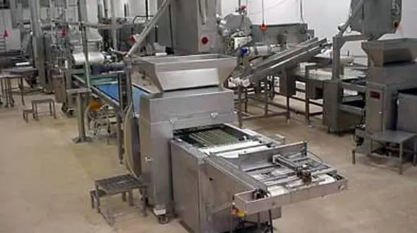 اسیر ماشین آلات چینی شده‌ایم