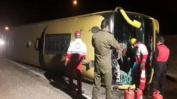 واژگونی اتوبوس مسافربری در جاده کرمانشاه _ لرستان