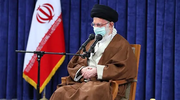 رهبر انقلاب: هدایت فرهنگی فقط با ابلاغ سندهای تحول امکان‌پذیر نمی‌شود/ می‌توان با کمک جوانان فعال روحیه انقلابی را تجدید کرد