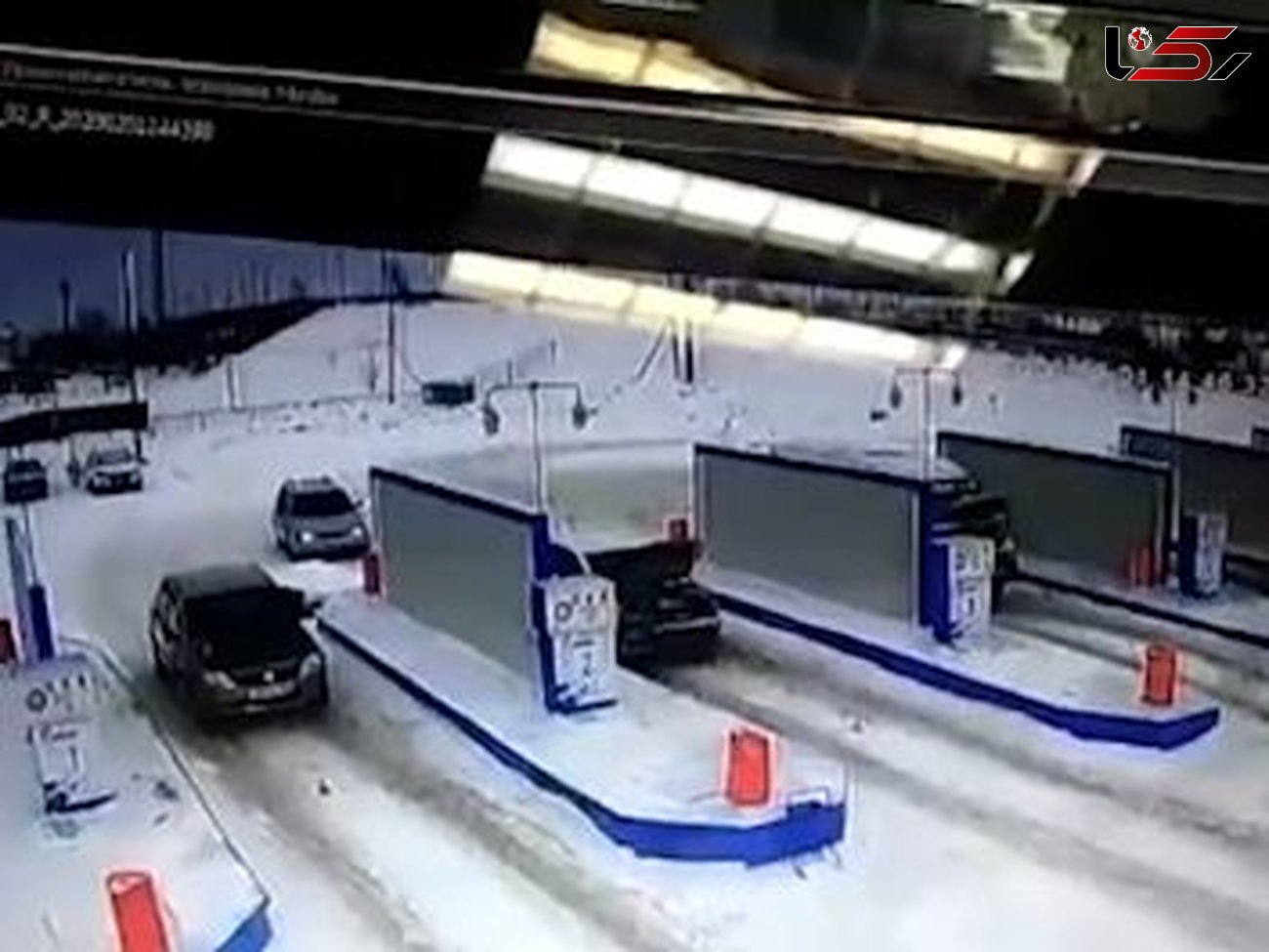 لحظه انفجار خودرو در پمپ بنزین + فیلم / روسیه