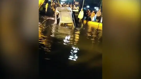 واژگونی مرگبار سمند در رودخانه اشمک لشت نشا + فیلم