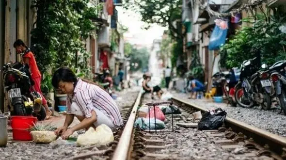 تجربه‌ مرگ و وحشت در خیابانی در ویتنام!