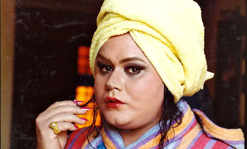 ۱۰ مرد زن‌پوش سینمای ایران/ از رکورد داری اکبر عبدی تا «خانم والده» عطاران+ تیزر