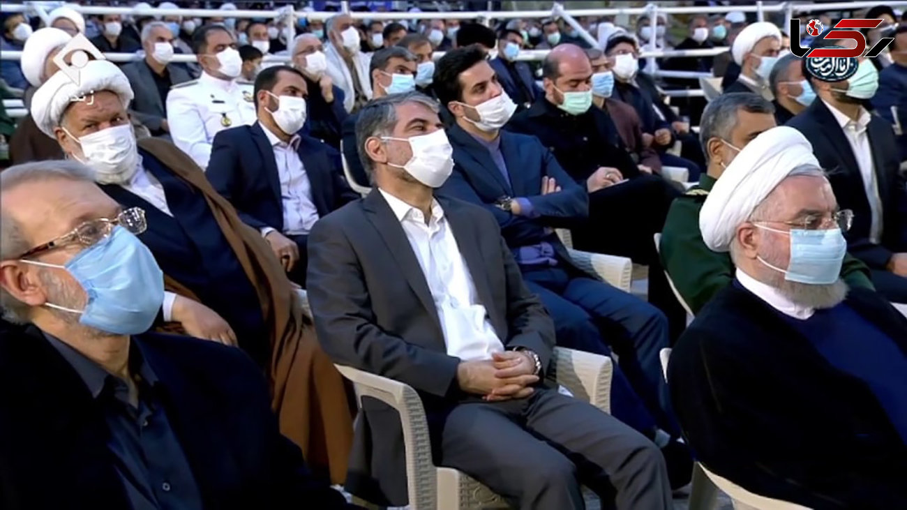  حضور حسن روحانی و علی لاریجانی در صف اول مراسم ارتحال امام خمینی (ره)