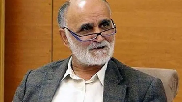 اولیایی: خداروشکر فوتبال حیات خلوت سیاسیون نشد/ با برنامه می توانیم استقلال و پرسپولیس را نجات دهیم