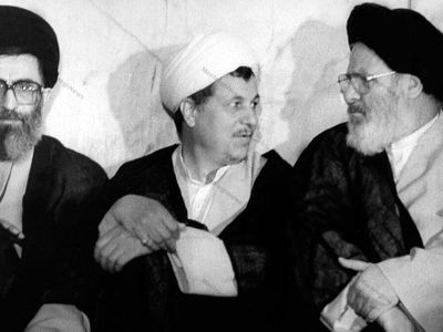 عکس ها / نگاهی به مراسم تشییع باشکوه پدر رهبری انقلاب با حضور آیت الله رفسنجانی و چهره های سرشناس/ روحشان شاد