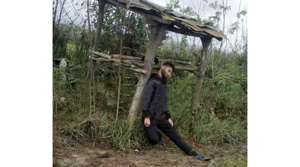 جسد جوان حلق آویز شده در صومه سرا پیدا شد+ عکس دلخراش