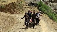 نجات معجزه آسای زن کاشانی از سقوط از کوه + عکس